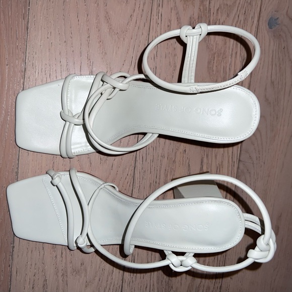 Song of Style Noelle Heel in Ivory - Picture 8 of 14